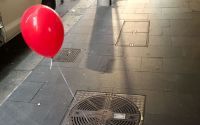 #电影大反派# 悉尼街头的红气球恐慌