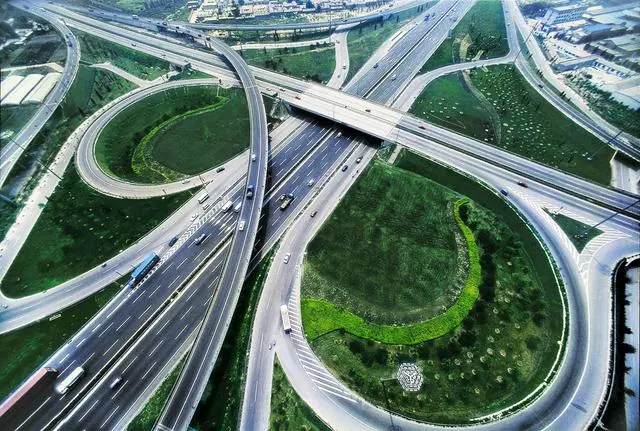 2024年最赚钱高速公路公司，招商公路2023年净利增长超七成投资收益超7成