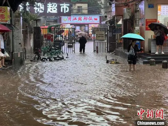 广州全市已转移279人，广东暴雨第三天街道水浸变成“小河”