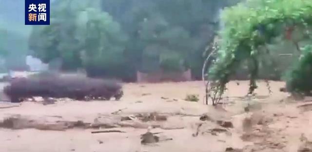广西岑溪暴雨引发洪水 两人不幸遇难