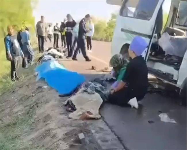 青铜峡9死2伤车祸事故：工人乘车上班遭货车撞击