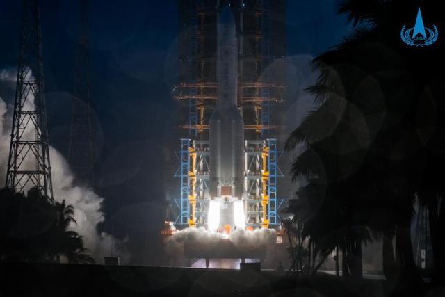 嫦娥六号成功进入环月飞行轨道，月球探索再迈重要一步
