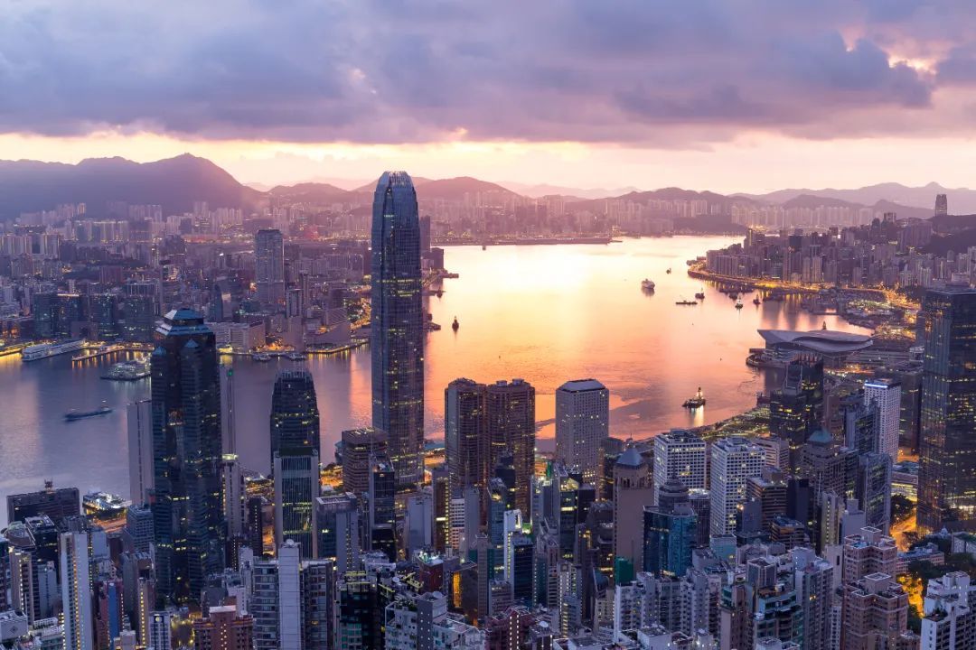 20年后的香港楼市：从拯救到困境